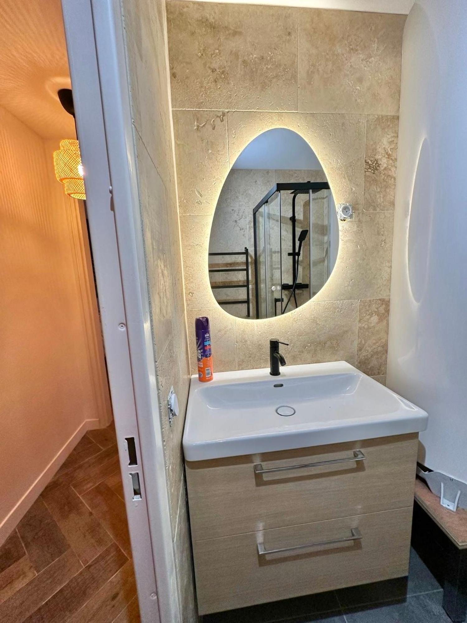 Modern & Cosy 3 Bedrooms Train Tramway Appartamento Nizza
